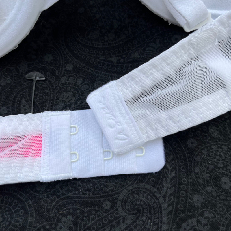 Áo lót la senza size 34A auth. Size cực hiếm cho hàng auth.