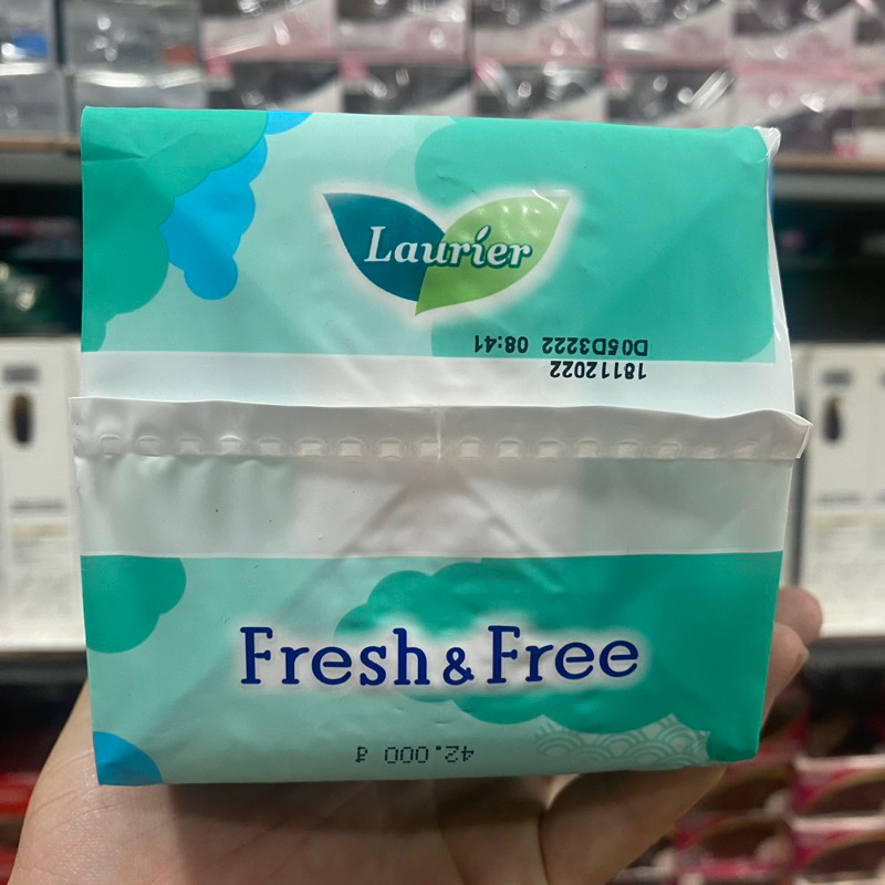 Băng vệ sinh Laurier Fresh and Free siêu thấm siêu mỏng cánh 20 miếng