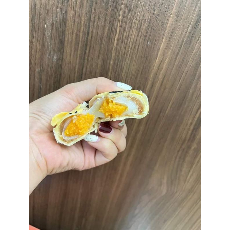 Bánh trứng muối ngàn lớp