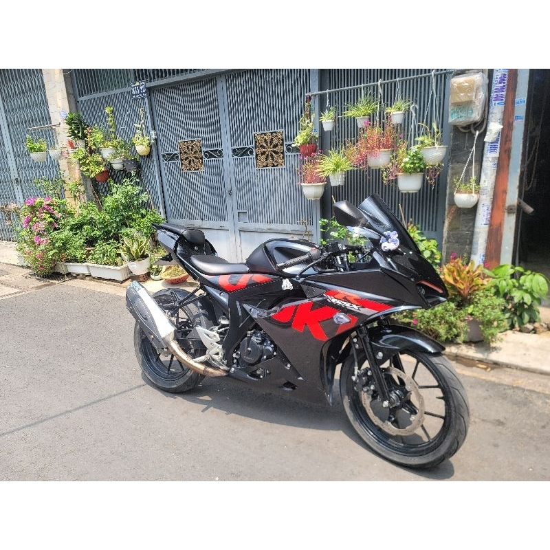 Đuôi suziki gsx R150 / S150 đuôi nhọn