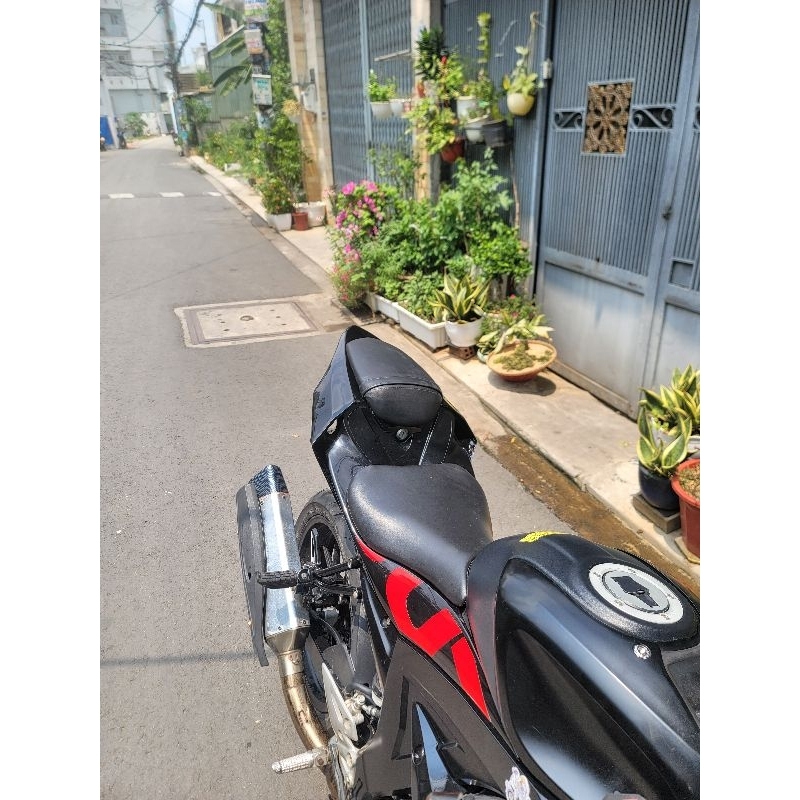 Đuôi suziki gsx R150 / S150 đuôi nhọn