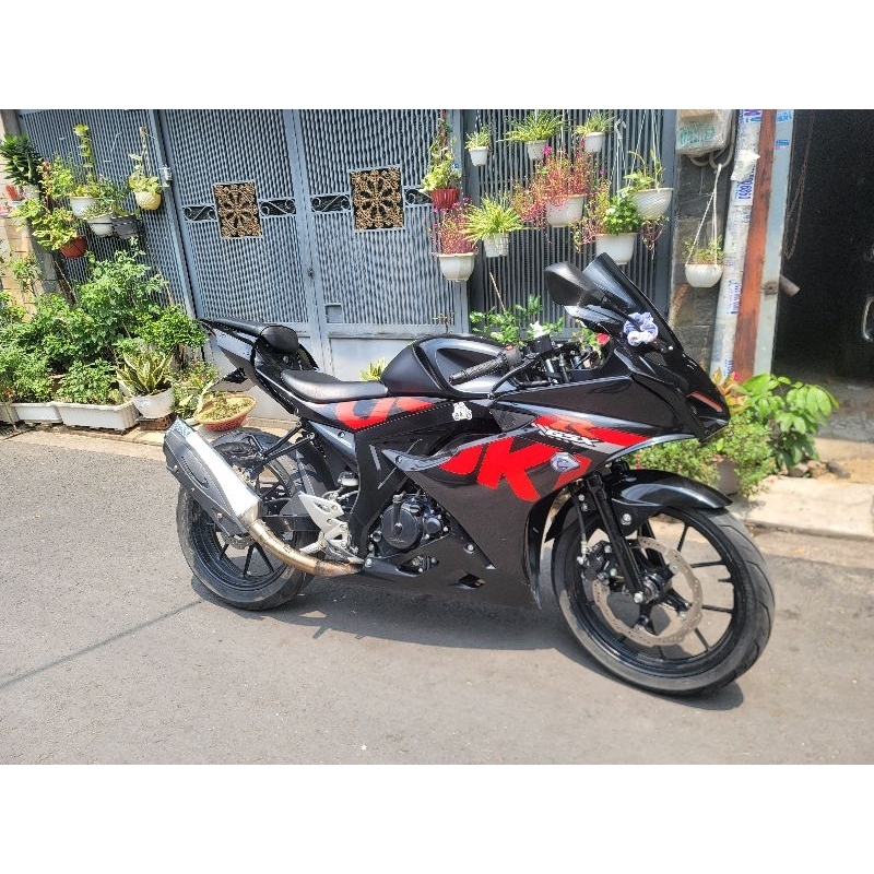 Đuôi suziki gsx R150 / S150 đuôi nhọn