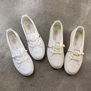 Giày slip on màu be siêu xinh