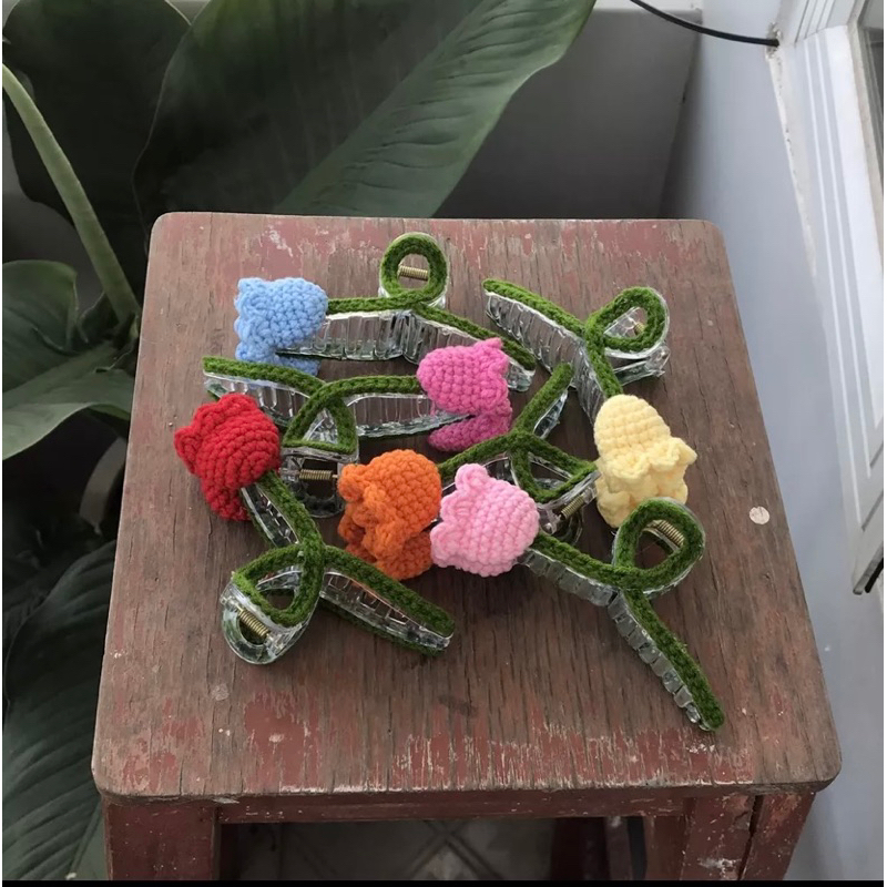 Kẹp tóc hoa hồng, len - hàng handmade