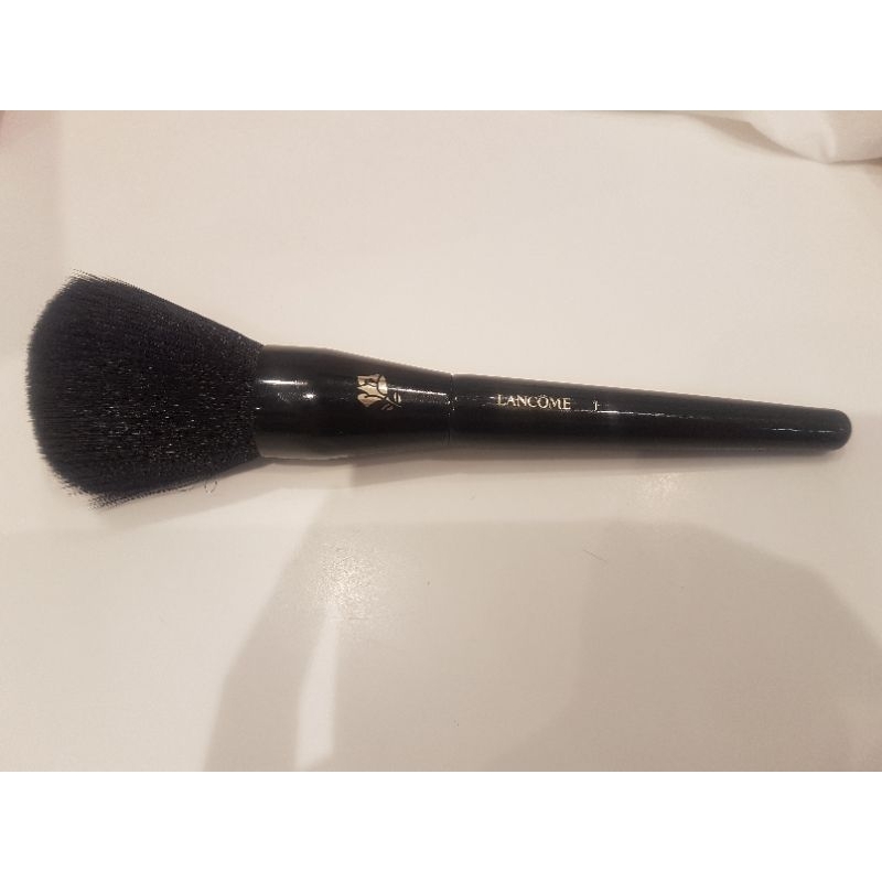 Cọ makeup Lan come used đã giặt sạch sẽ. ít dùng nên còn khá mới