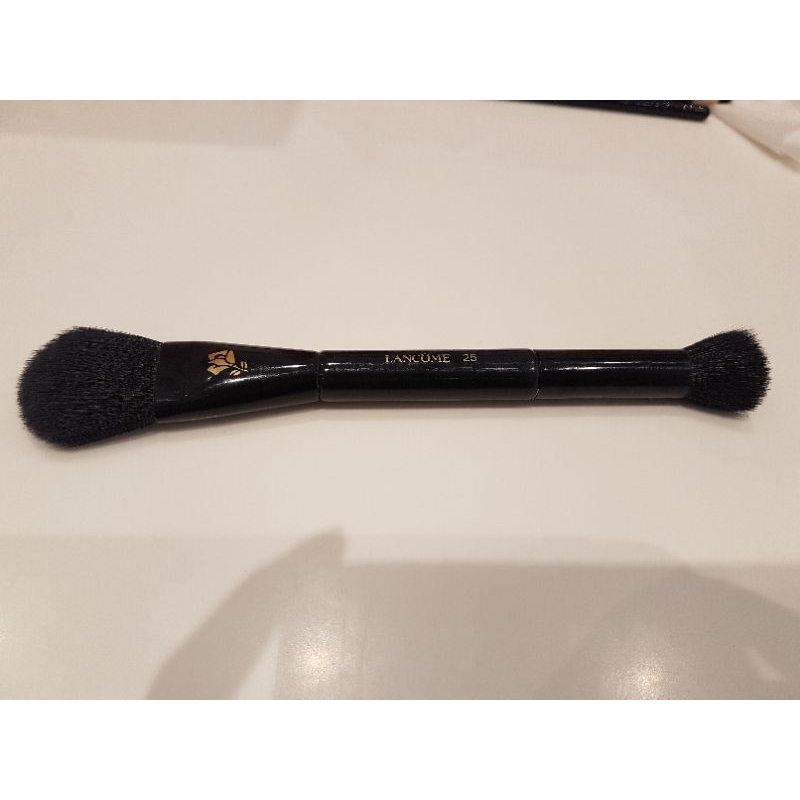 Cọ makeup Lan come used đã giặt sạch sẽ. ít dùng nên còn khá mới