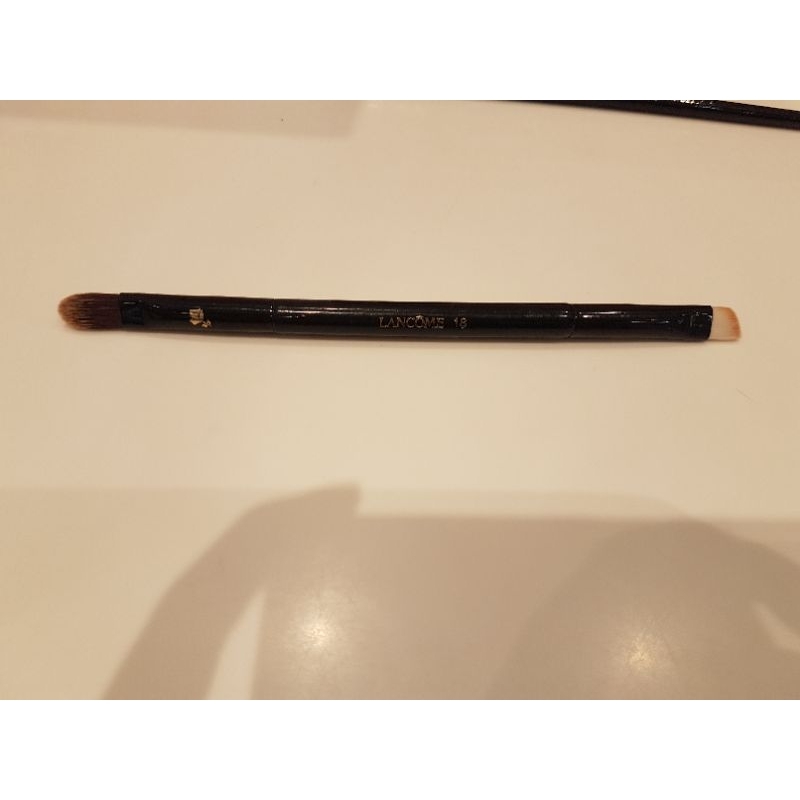 Cọ makeup Lan come used đã giặt sạch sẽ. ít dùng nên còn khá mới