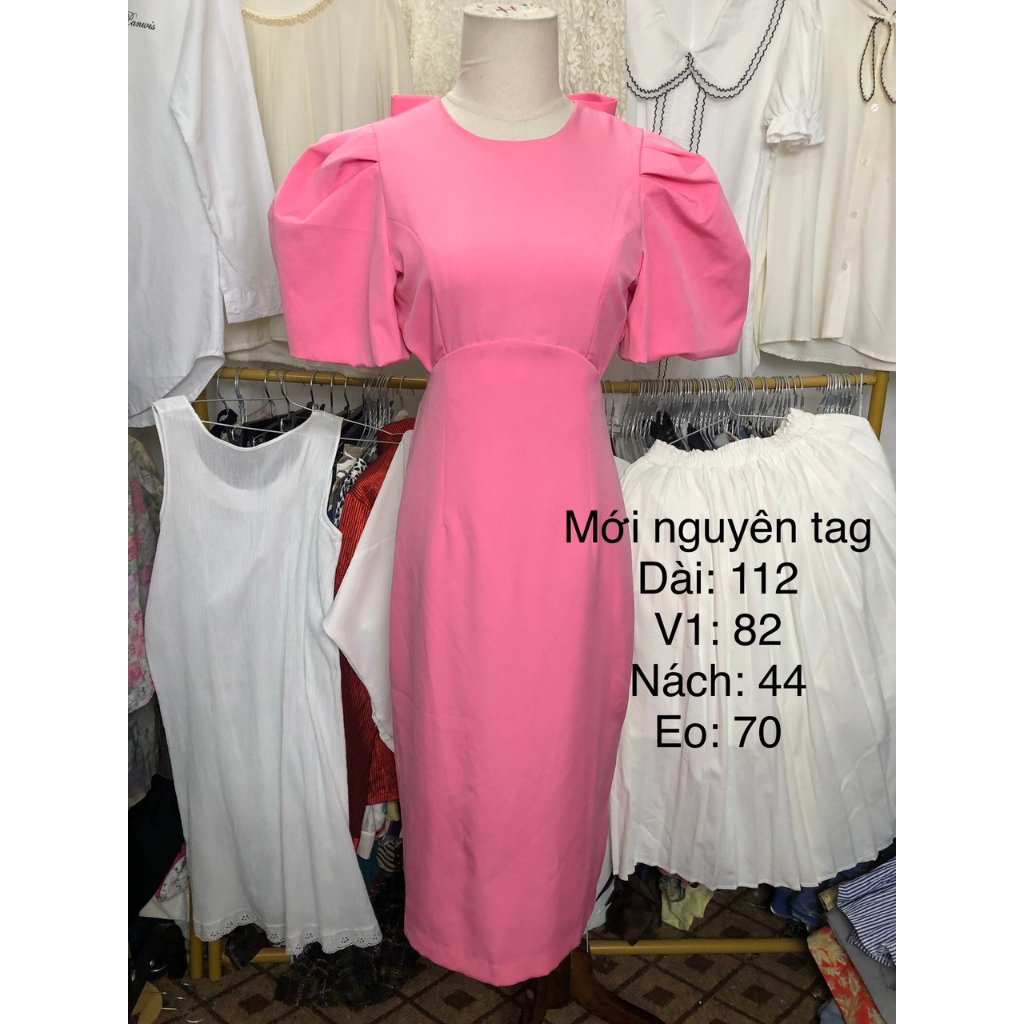Đầm mới cộc tay, vải thô dày màu hồng tay bồng, hở lưng, nơ to bản cổ sau, new nguyên tag