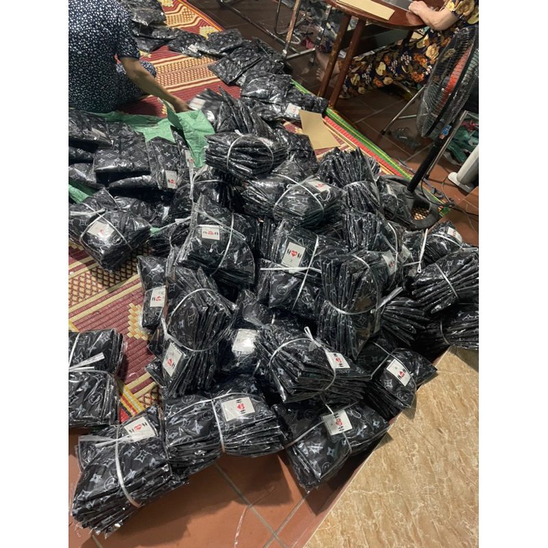 Áo khoát gió cho bé trai