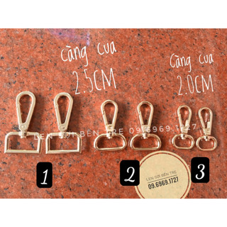 Càng cua gắn túi xách