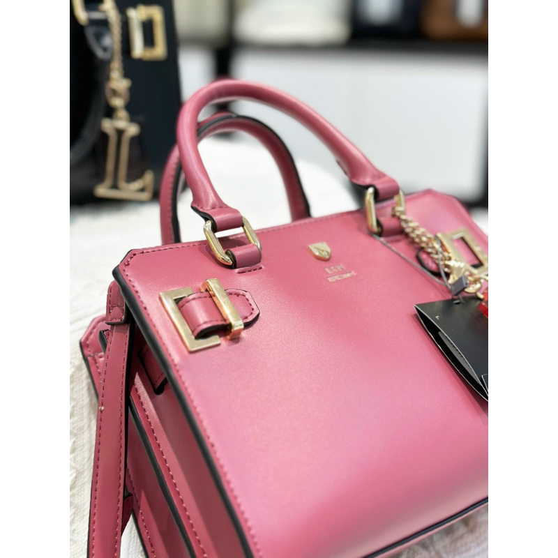 Túi Lyn auth tuồn