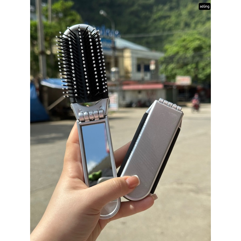 Lược gấp gọn kèm gương mini bỏ túi