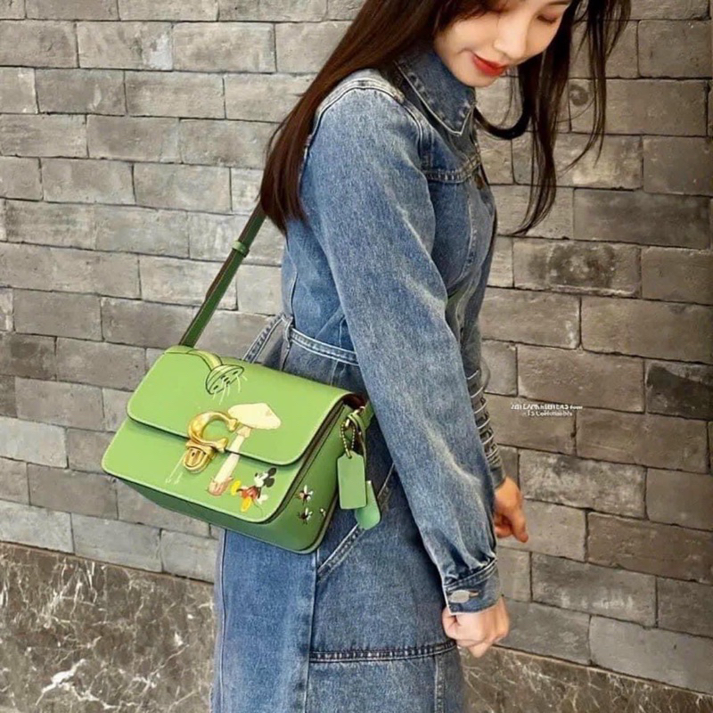 Túi Coach Disney x Villains Holden Crossbody