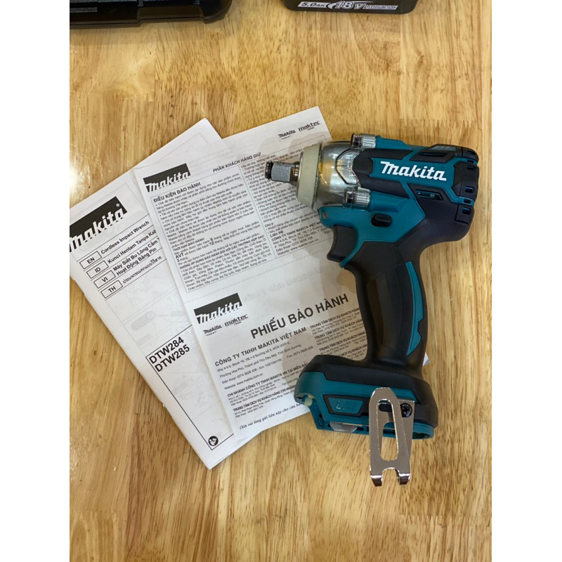 Dtw285 - Máy siết bulong dùng pin 18v makita , hàng chính hãng