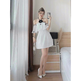 Đầm trễ vai cổ yếm cột dây nơ đính bông có mút ngực chất vải cotton lạnh phối voan lụa,