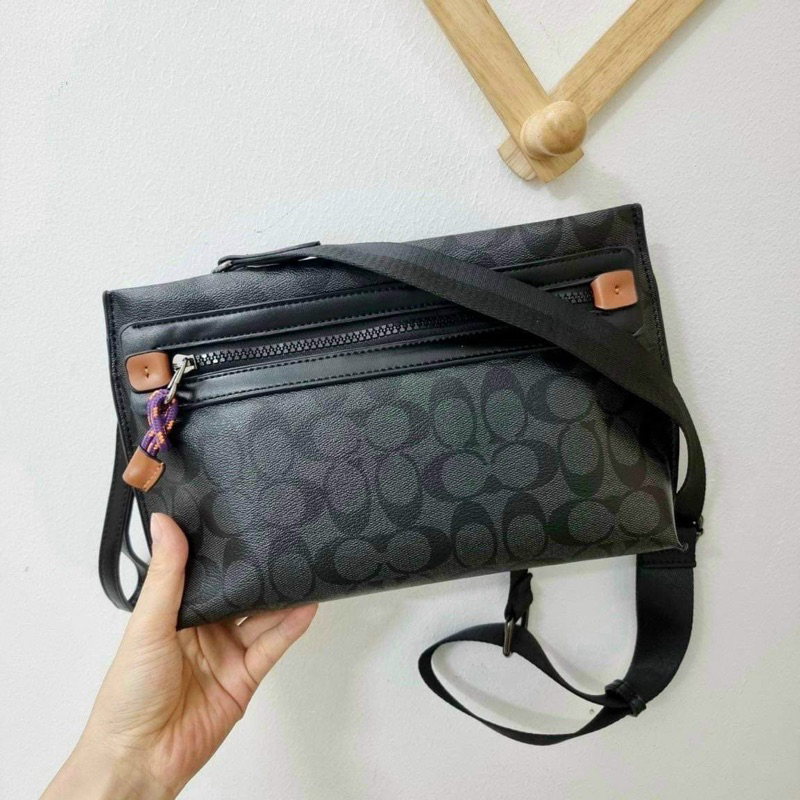 Clutch Coach nam thiết kế nam tính