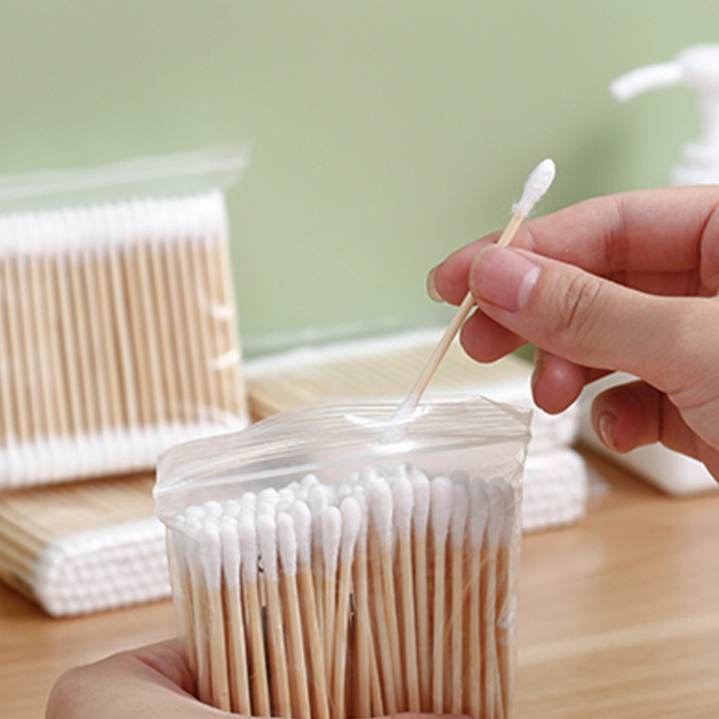 Bông Ngoáy Tai Lấy Ráy Tai Thân Gỗ Gói 100 Chiếc Tăm Bông Tiệt Trùng Sạch Sẽ Thân Thiện Với Môi Trường