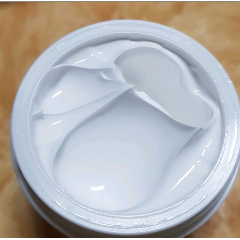 Kem Nâng Tông Da Chica Y Chico Nude Fantasy Whitening Cream GomiStore