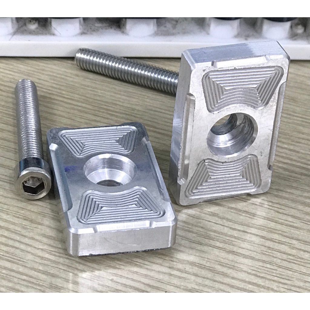 Nắp Pát Tăng Sên Âm Exciter / Winner / Sonic / Satria / Raider Nhôm CNC Kèm 2 Ốc Lục Giác 8ly40