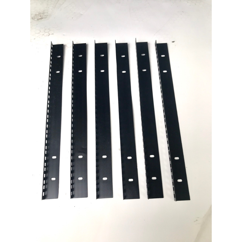 Thanh sắt gắn thiết bị tủ máy 12u giá 50k/1 thanh