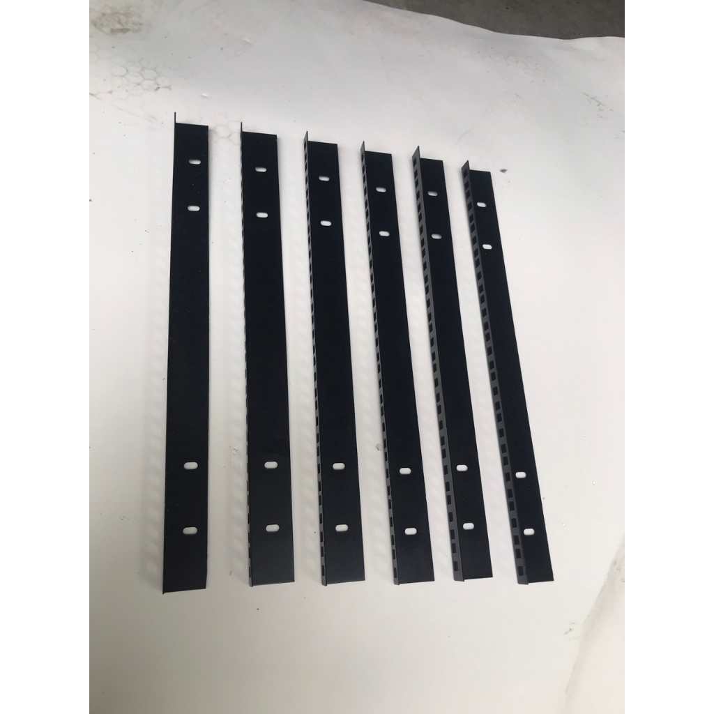 Thanh sắt gắn thiết bị tủ máy 12u giá 50k/1 thanh