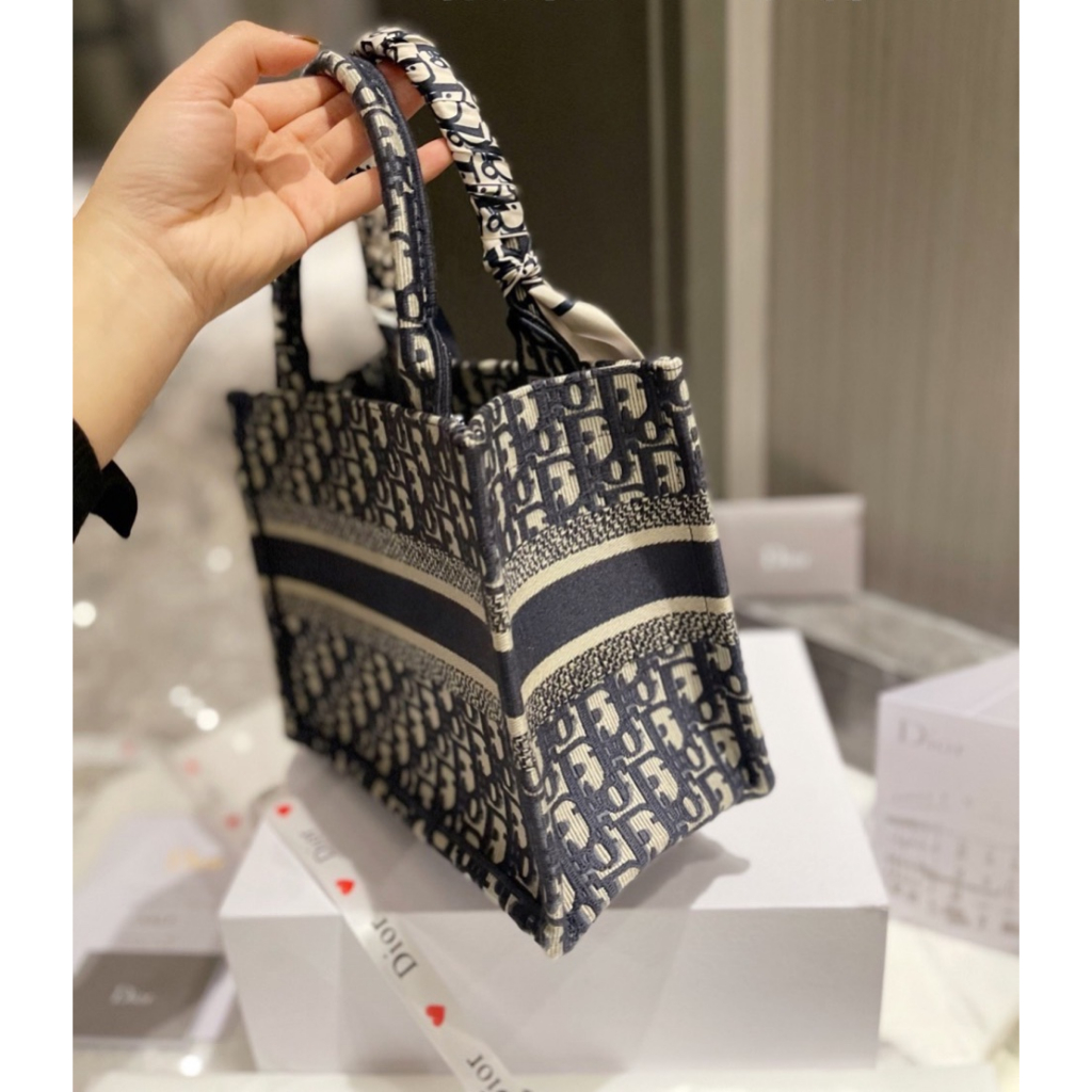 Túi Xách Di.O Tote Size 26cm Màu Xanh Đen