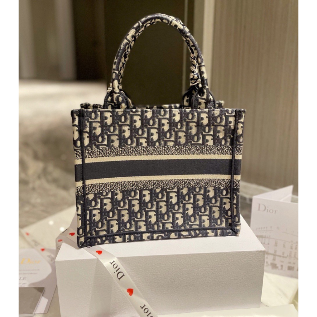 Túi Xách Di.O Tote Size 26cm Màu Xanh Đen
