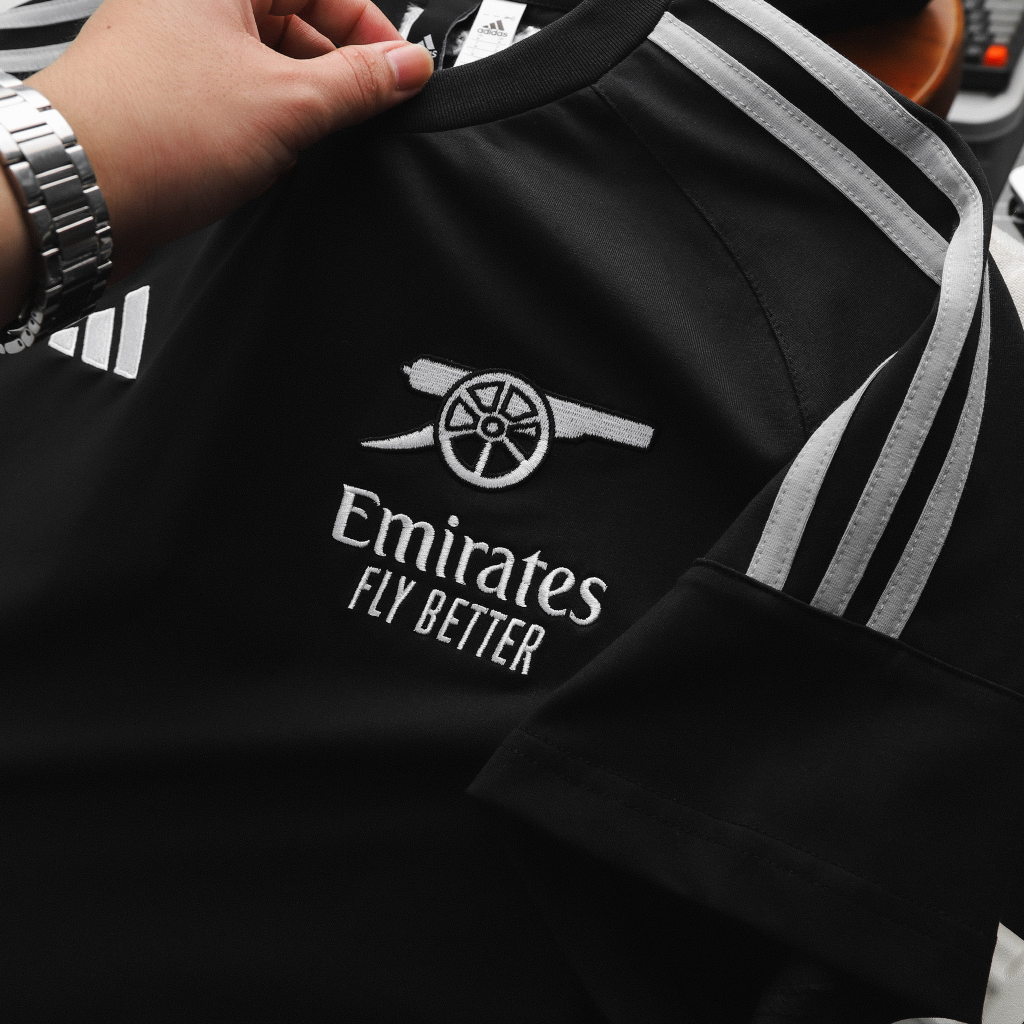 Áo thun ngắn tay A-di-das Logo thêu sắc nét biểu tượng Arsenal Emirate vải cotton thầm hút tốt