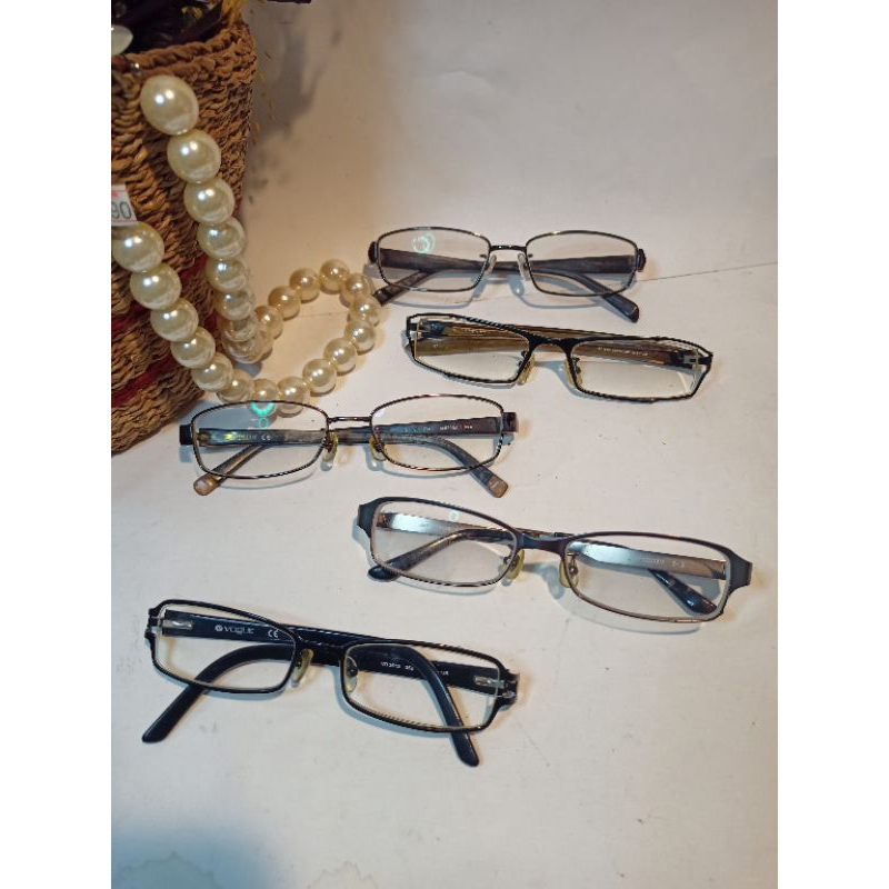 Gọng kính si Nhật Bản