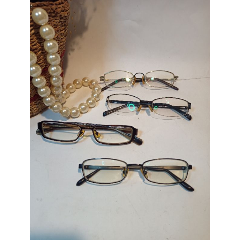 Gọng kính si Nhật Bản