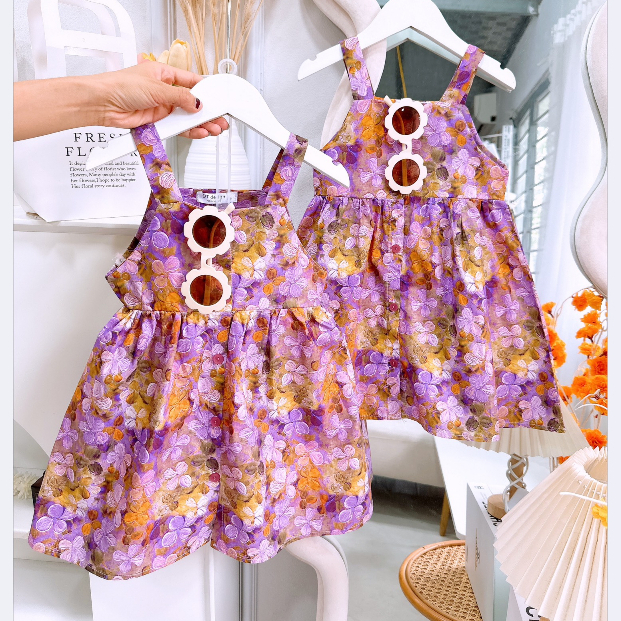 Váy bé gái 2 dây hoa 3D thiết kế cúc trước ngực cho bé yêu từ 8-25kg