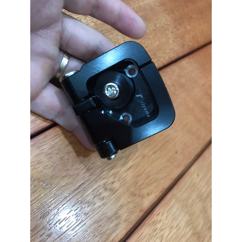 Móc kiểu Sh gắn cho các dòng xe cực đẹp nhôm Cnc