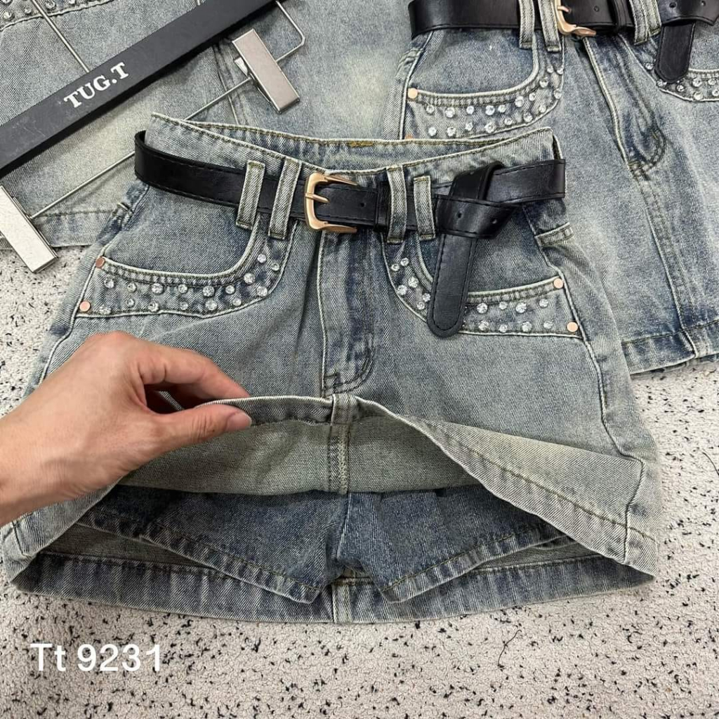 Chan váy đá kèm belt