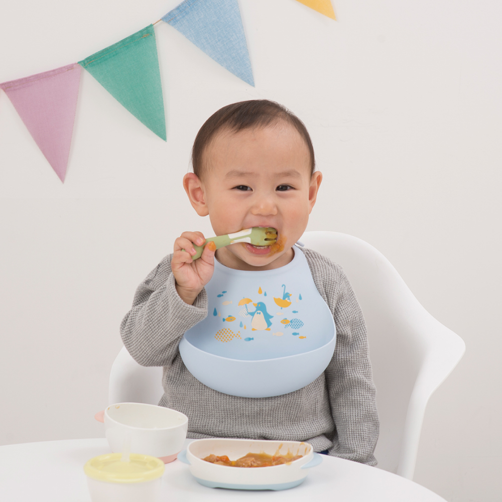 [gift] (hàng tặng không bán) Yếm ăn dặm silicone cho bé Richell Nhật Bản | Baby