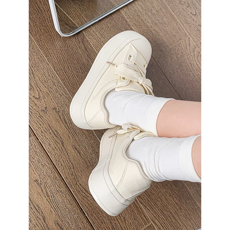 Giày sneaker trắng đế bánh mì, giày thể thao nữ canvas đế bánh mì cao 3P