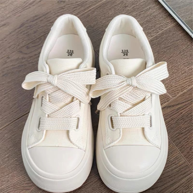 Giày sneaker trắng đế bánh mì, giày thể thao nữ canvas đế bánh mì cao 3P