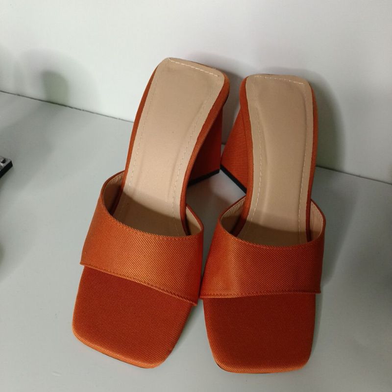 Giày gót tam giác bọc vải rin cực chắt hot 2023 9cm.