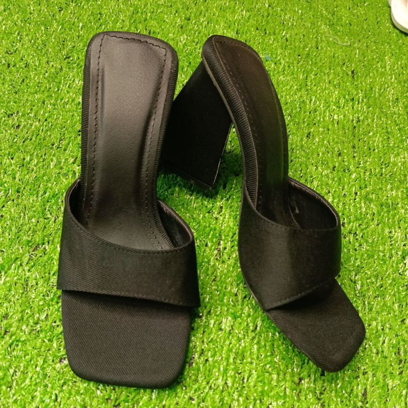 Giày gót tam giác bọc vải rin cực chắt hot 2023 9cm.