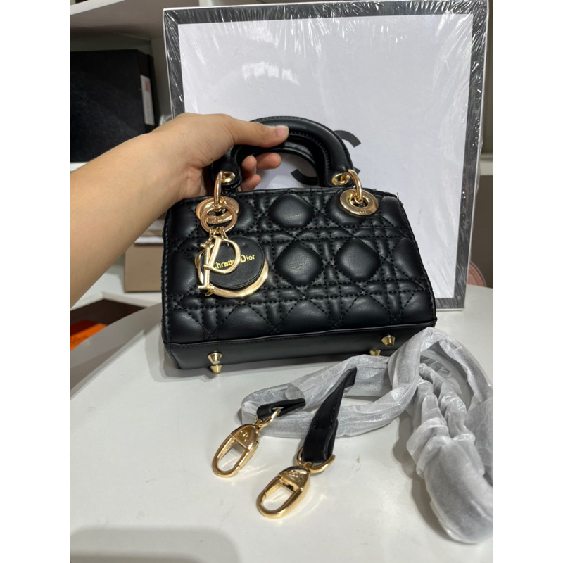 Túi xách nữ, Túi đeo chéo , túi diorrr lady da mềm phom chuẩn ảnh thật . túi xách thời trang da đẹp chuản phom