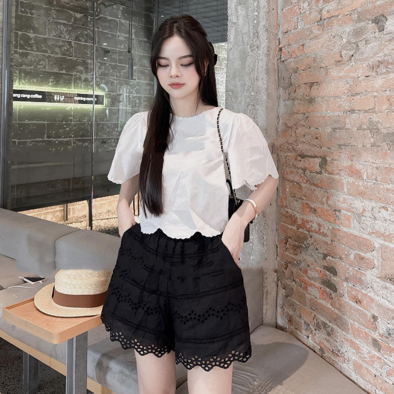 Set áo sơmi tay bồng + quần short họa tiết ren  -Tinahouse.2021
