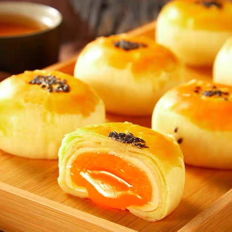 Bánh trứng chảy ngàn lớp Đài Loan/ Bánh pía ngàn lớp nhân trứng chảy