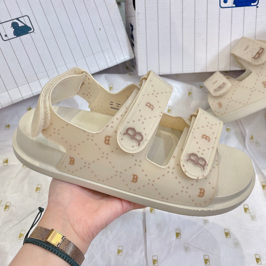 Dép Sandan Nữ Mlb Chữ B Nâu, Dép Nữ Mlb Ny Quai Dán, Đế Bằng Chống Trơn Trượt 3 Phối Màu Thời Trang Thanh Tú Full Box