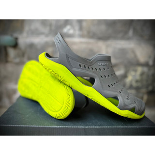 {2hands}{crocs} Sục có quai Crocs (38)