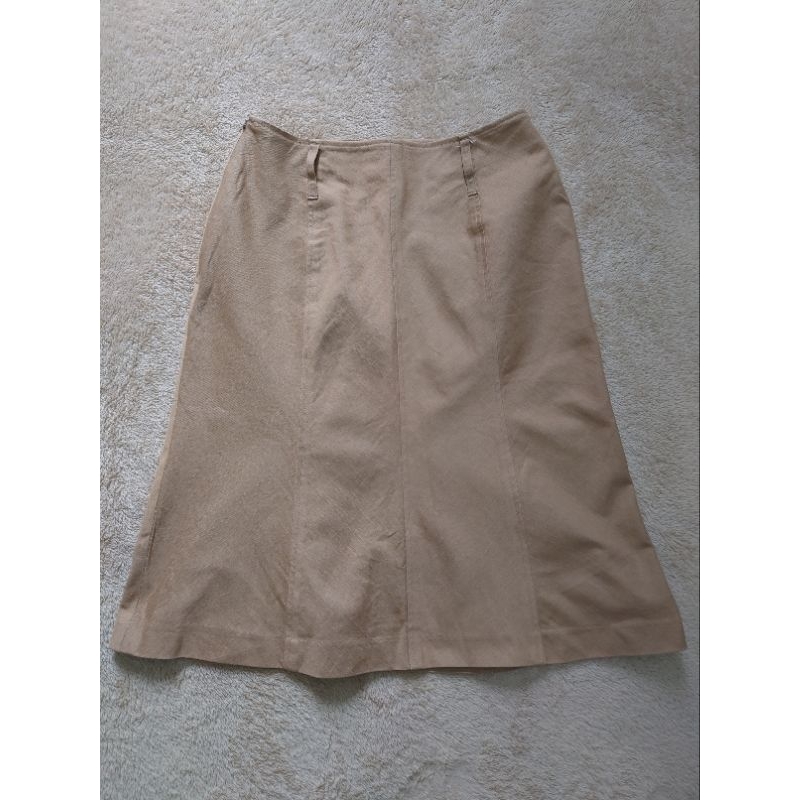 Chân váy Nhật LASEDUIRE 405 CAPIRON dáng chữ A màu nâu tây cạp liền phối khóa kéo và móc cài bên hông