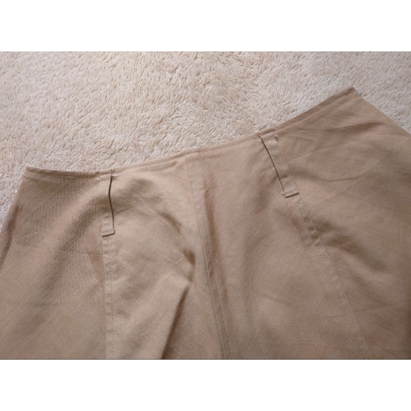 Chân váy Nhật LASEDUIRE 405 CAPIRON dáng chữ A màu nâu tây cạp liền phối khóa kéo và móc cài bên hông