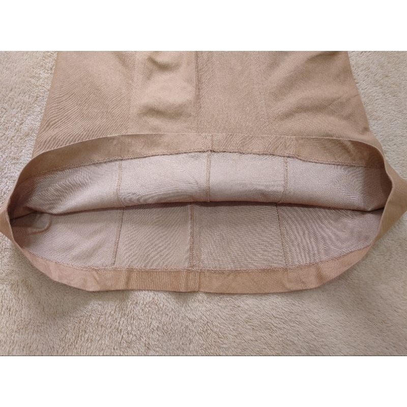 Chân váy Nhật LASEDUIRE 405 CAPIRON dáng chữ A màu nâu tây cạp liền phối khóa kéo và móc cài bên hông