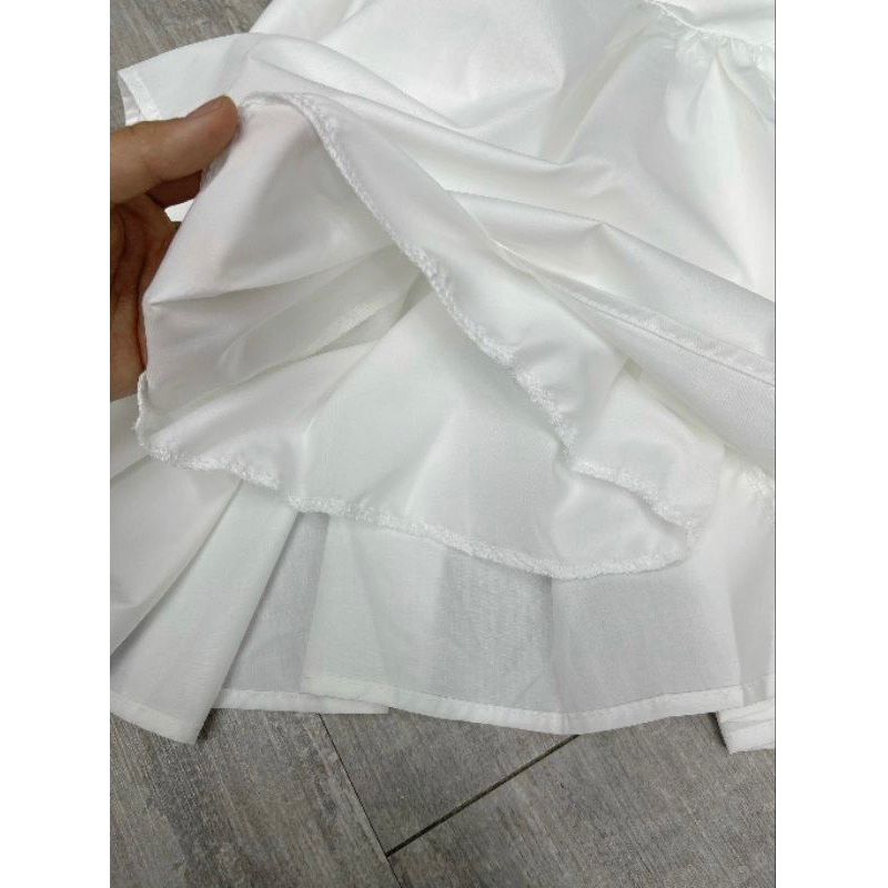 Váy cổ V dáng xoè xếp ly chiết eo dáng ngắn