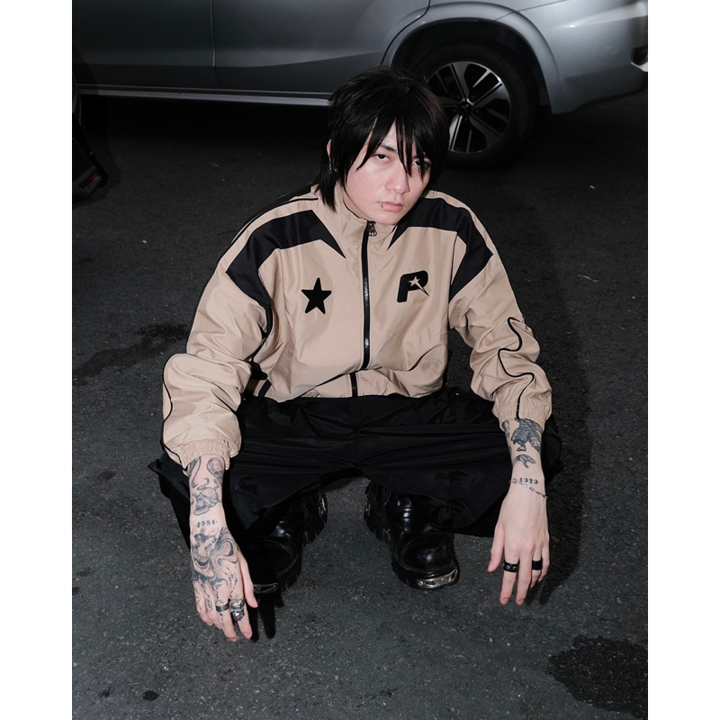Áo khoác dù ngôi sao 2 lớp logo thêu - Star Jacket PhonChay.vn
