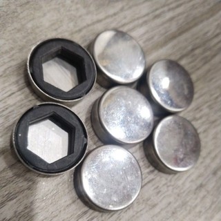 Giá rẻ nhất. chuẩn inox 304. sáng bóng đẹp. bịt đầu ốc. nắp chụp vít trụ cầu thang kính tròn inox. đầu vít 13mm