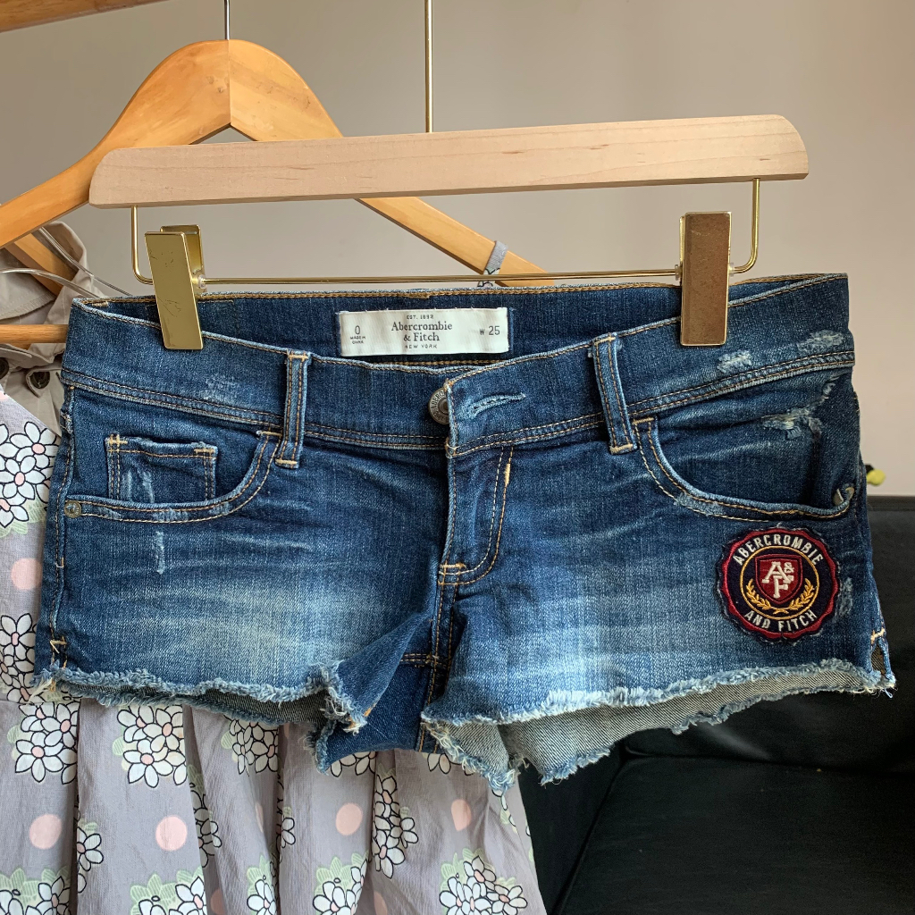 Quần jean siêu ngắn hiệu Abercrombie & Fitch